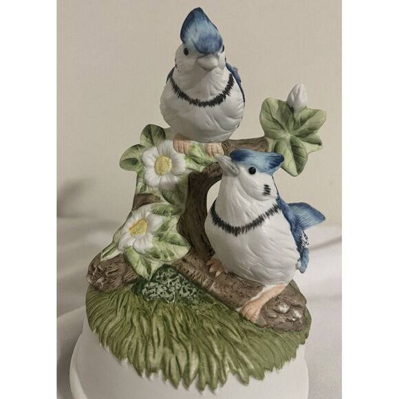 Vintage‎  BlueBird Music Box Figurine Arnart Imports 1982 - Picture 1 of 3